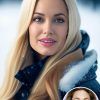 WonderPix: Une charmante dame danse dans la neige dérivée | Sample: Angelina Jolie